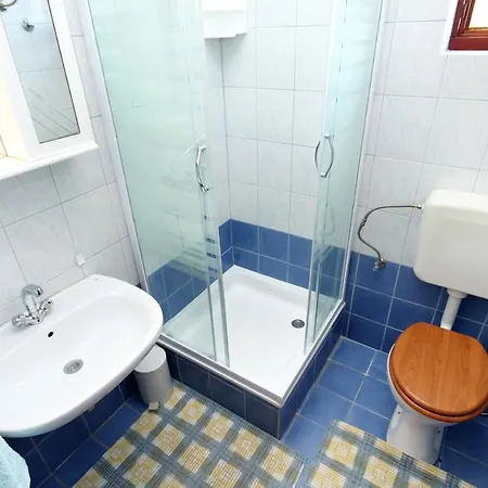 Апартаменты Family Friendly Seaside Zaton, Zadar - 298