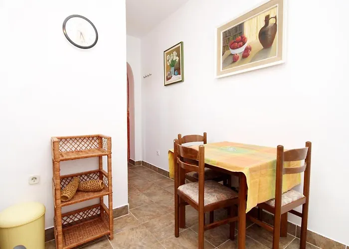 Family Friendly Seaside Zaton, Zadar - 298 Апартаменты
