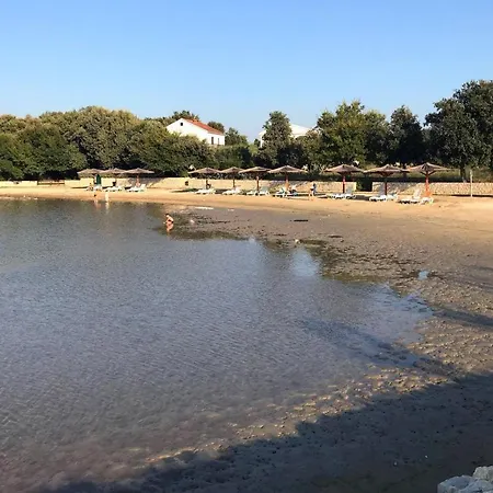 Family Friendly Seaside Zaton, Zadar - 298 Апартаменты Затон