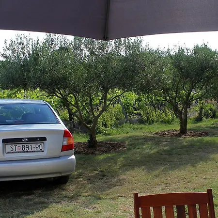 Apartmán Family Friendly Seaside Zaton, Zadar - 298 Zaton (Zadar)
