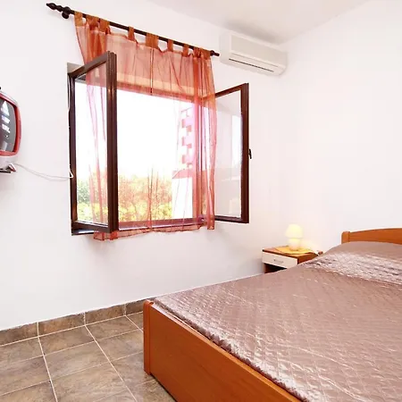 Family Friendly Seaside Zaton, Zadar - 298 Apartman *